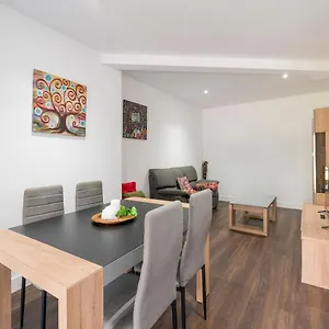 https://basetxea-apartment-by-people-rentals.basquecountryhotels.org